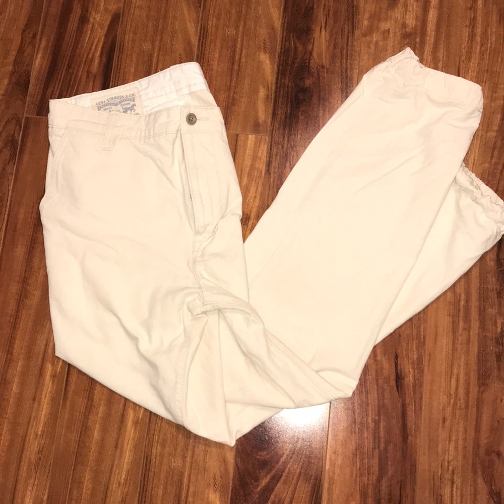 Levi’s White Denim Jogger